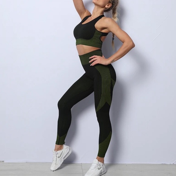 BRAND NEW IN PACKAGE Yoga/Fitness 3- Piece Set.      * NEVER WORN - Picture 1 of 6